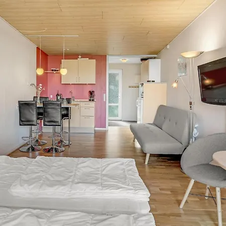 Stunning In With Kitchen Apartment *